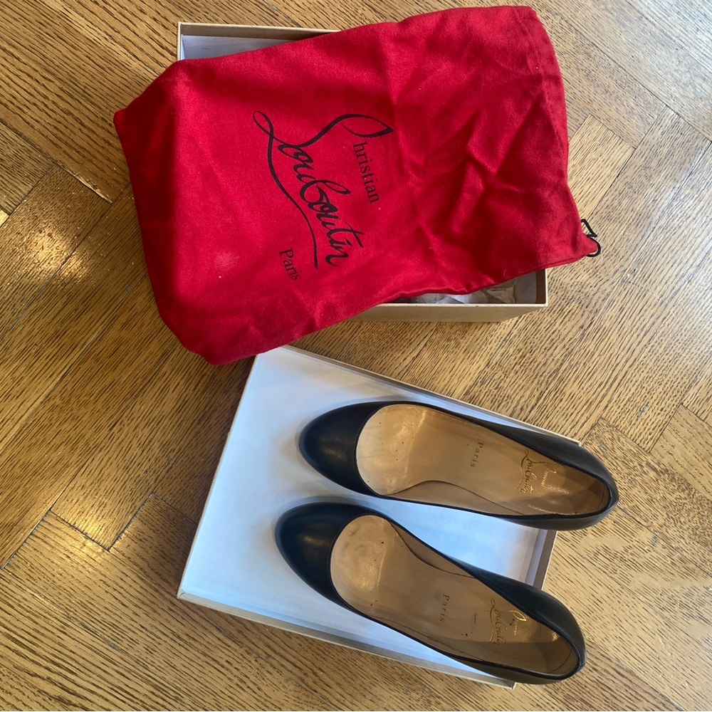 Christian Louboutin Black Pumps with Red Sole